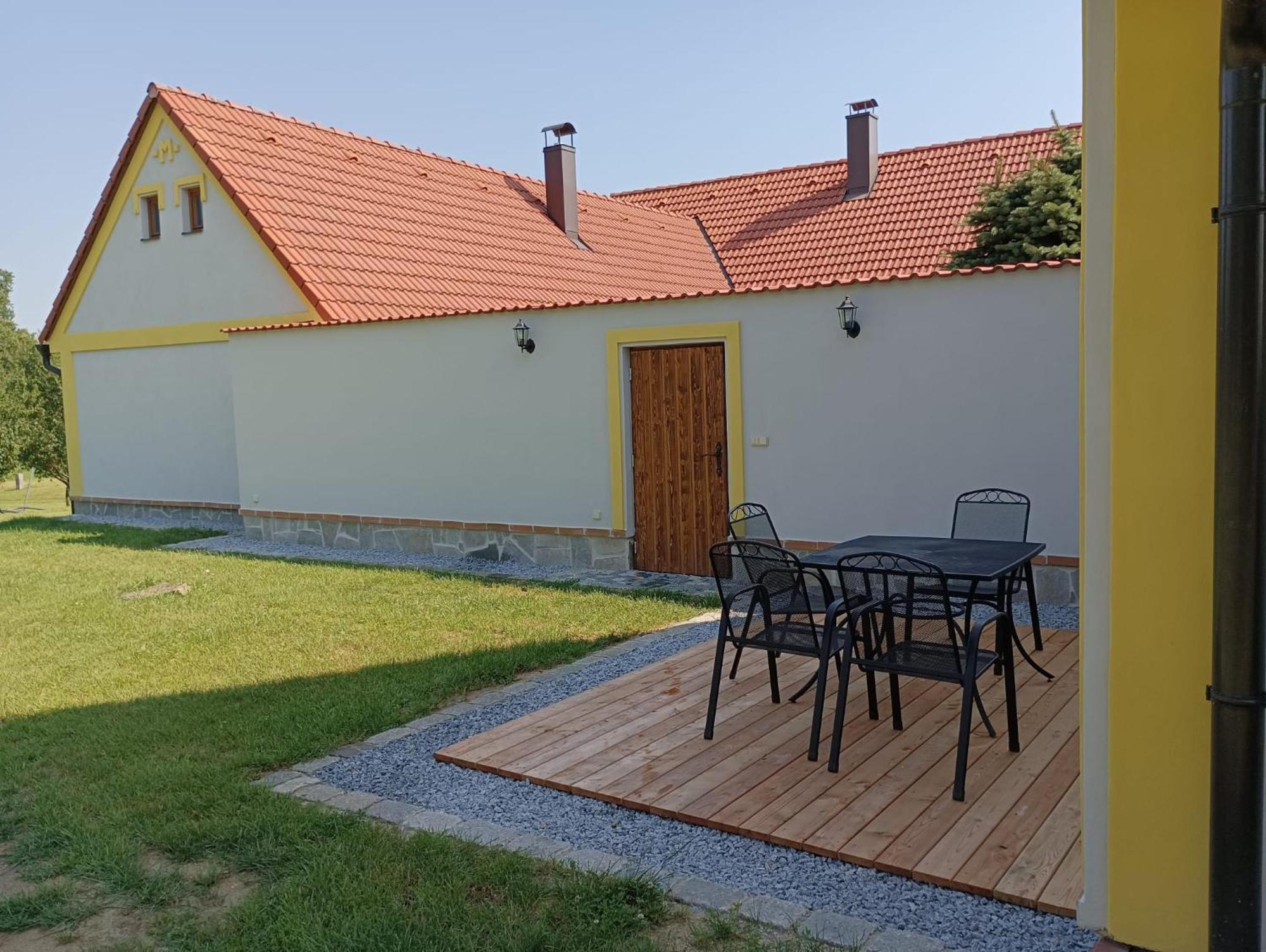 Apartman Na Statku Jílovice エクステリア 写真